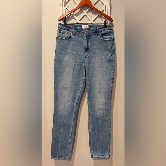 Abercrombie & Fitch 90’s Curve Love Slim Straight Ultra High Rise Size 33/16L - Picture 3 of 14